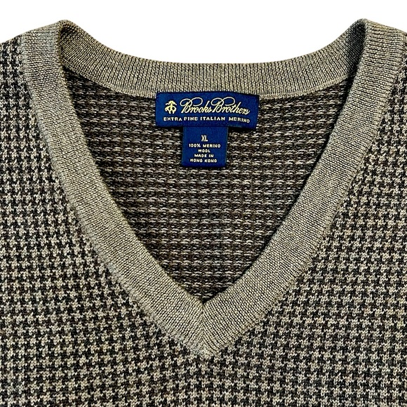 Brooks Brothers MennXL Sweater Vest Brown Extra Fine Italian Merino Wool.      U - Picture 1 of 11